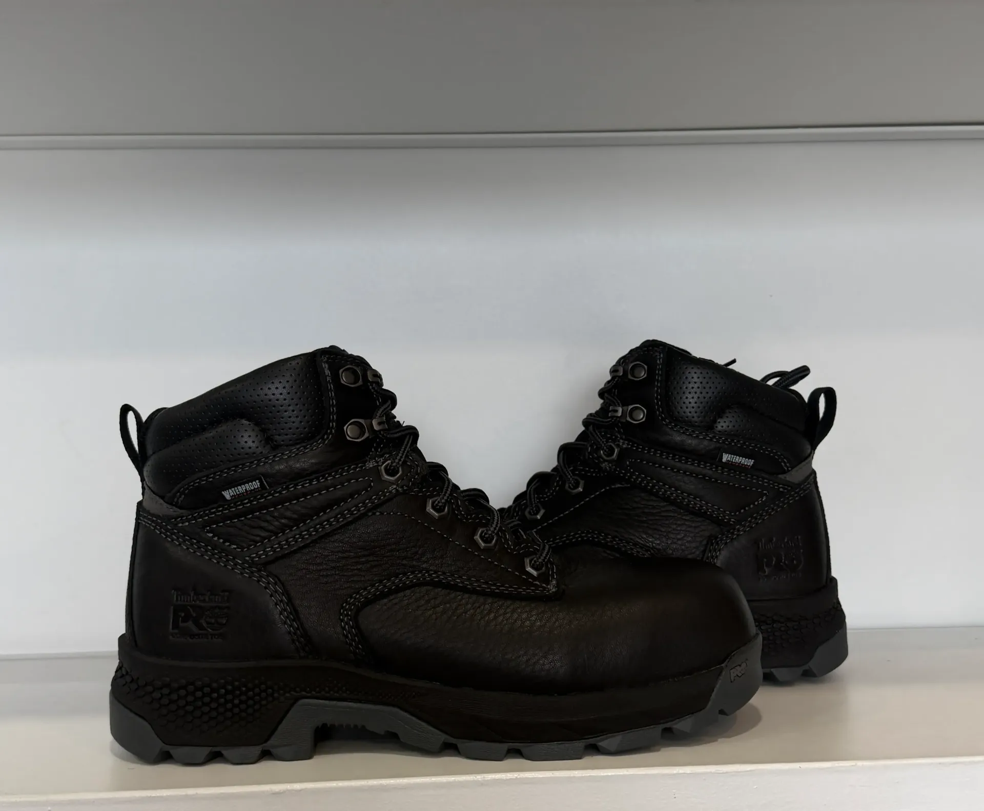 Timberland Titan EV BLACK