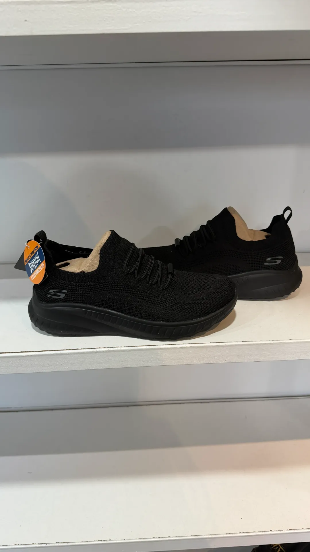 [S654] Skechers SQUAD CHAOS SR BLACK (8.5 M)