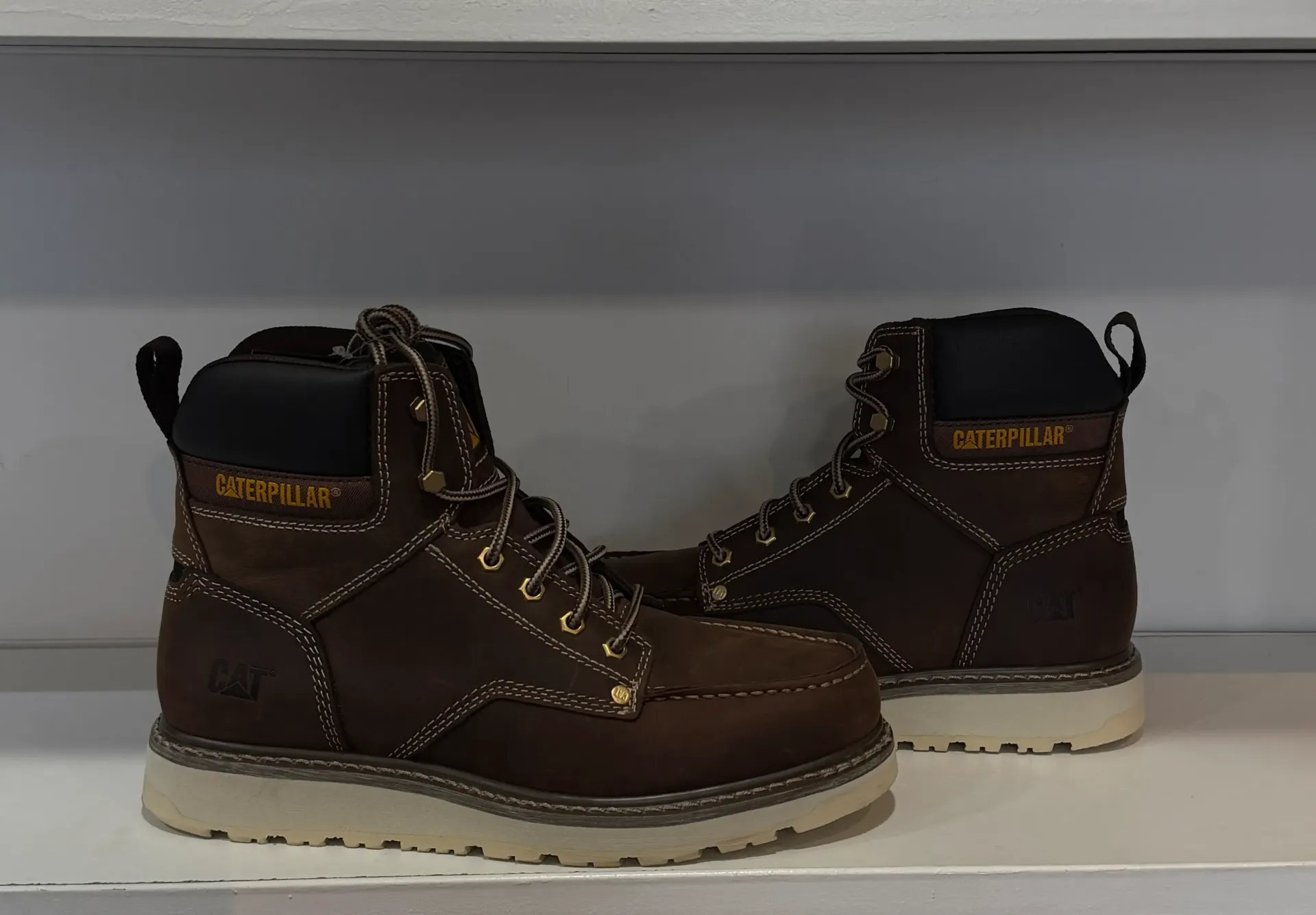 [W230042] Caterpillar Soft Toe BROWN (7 M)