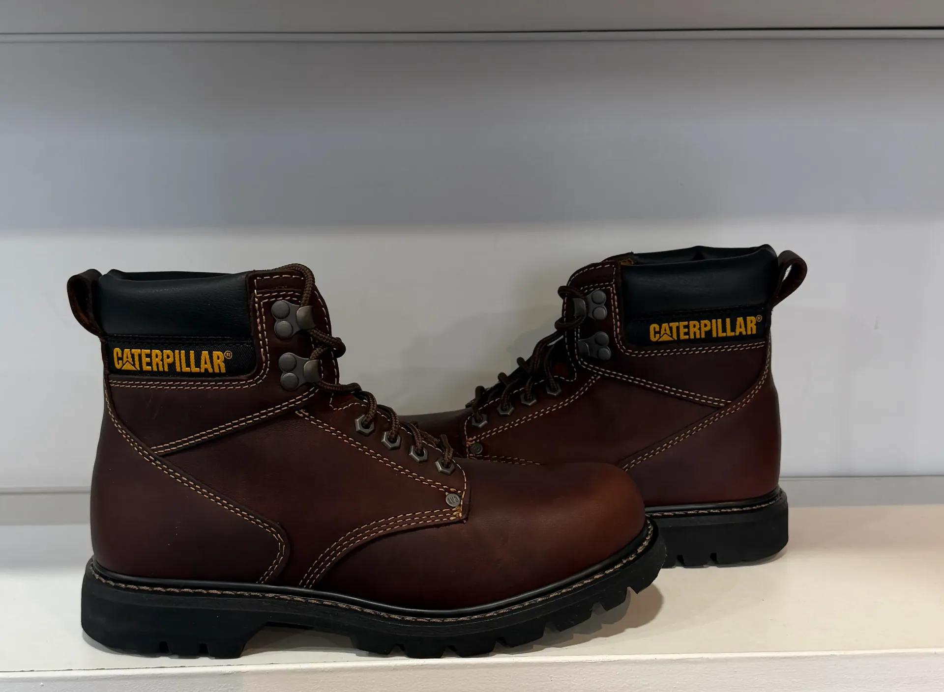 Caterpillar Shift TAN