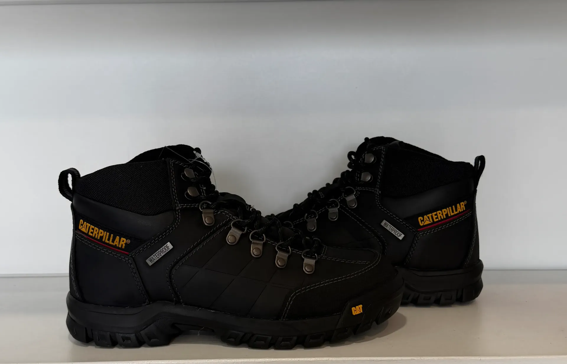 Caterpillar Threshold WP BLACK