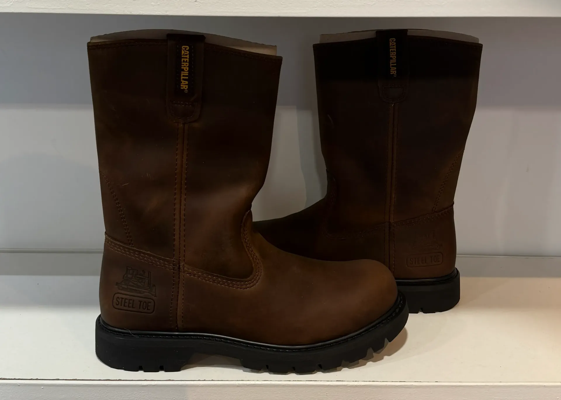 [W10765] Caterpillar BROWN (7 M)