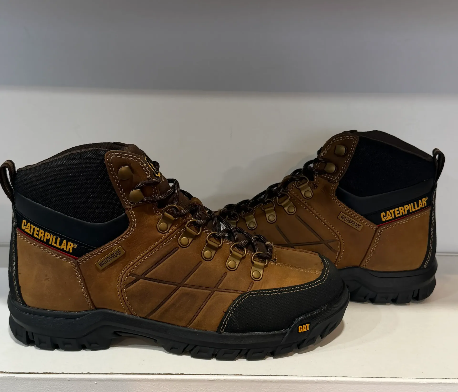 [P90935] Caterpillar Steel Toe BROWN (6 M)