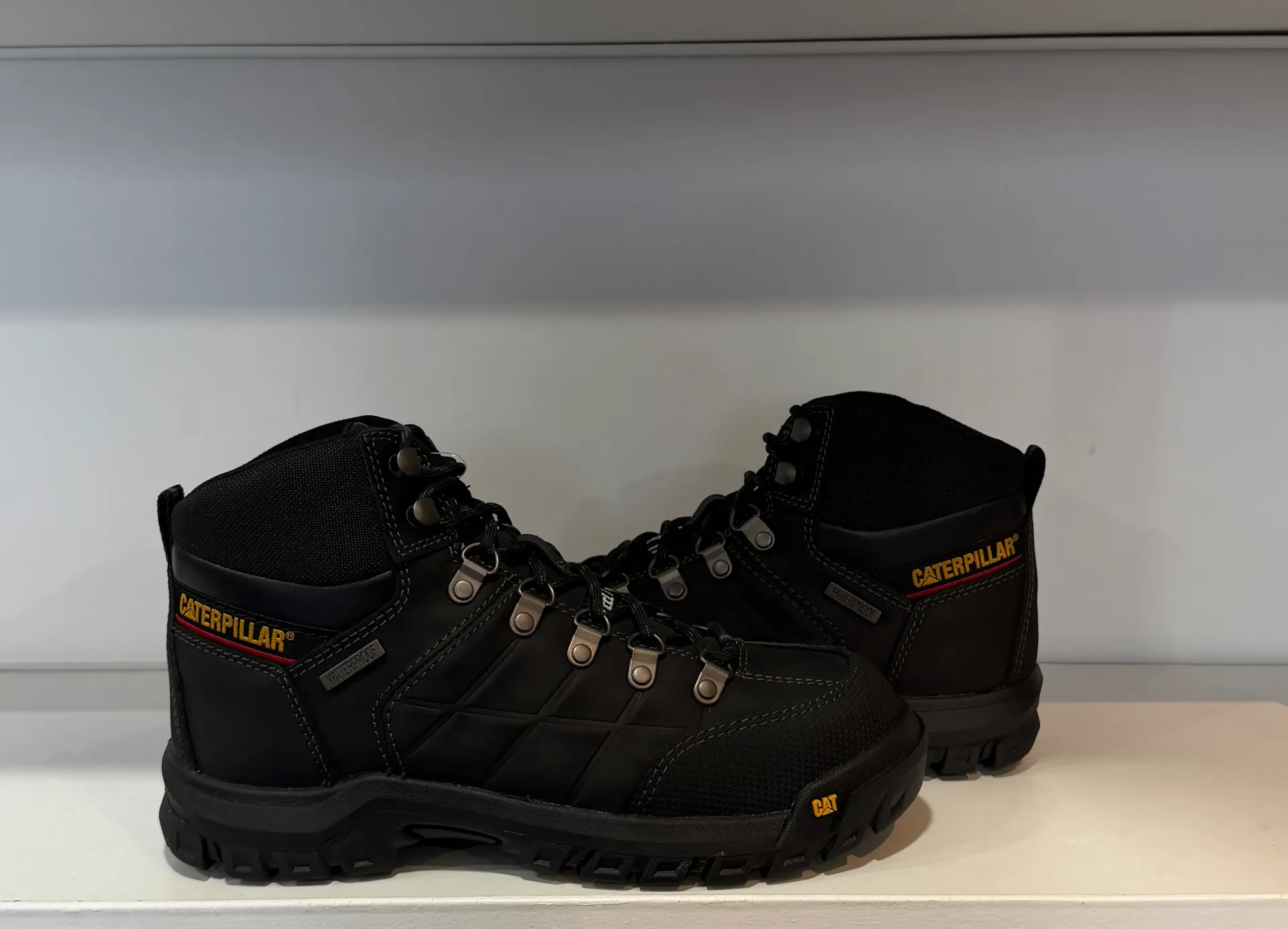 Caterpillar BLACK