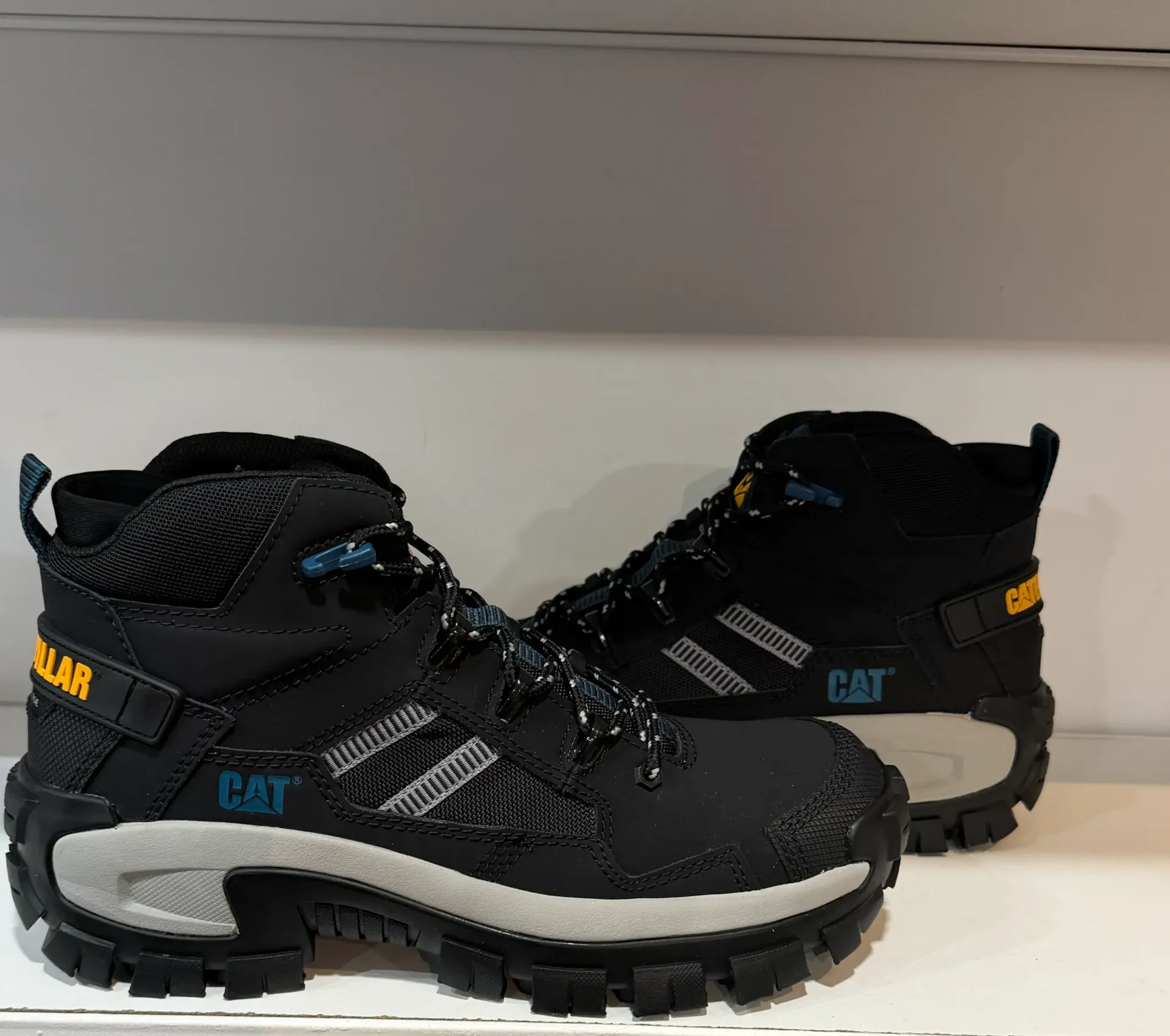 [P91664] Caterpillar BLACK (8.5 M)