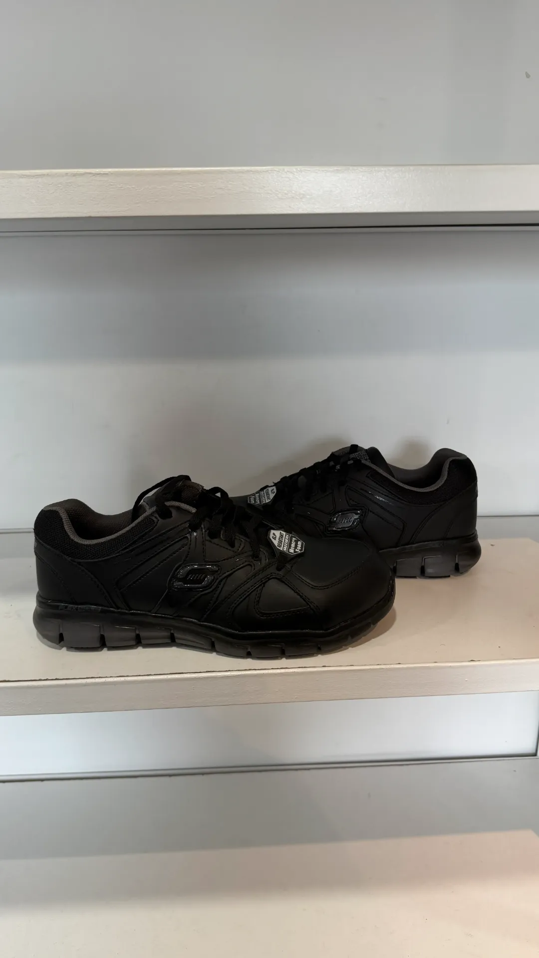 77068 Skechers Synergy EKRON BLACK